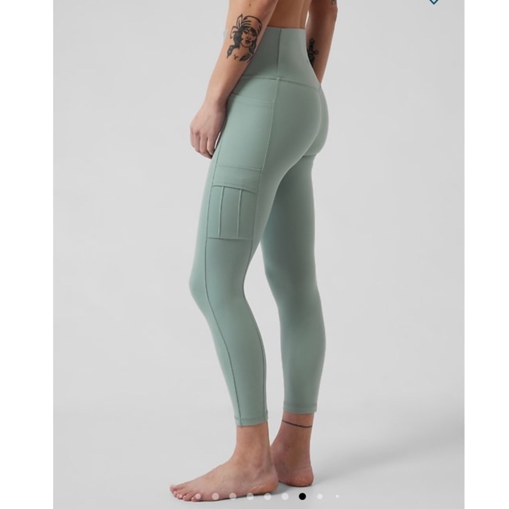 Athleta Salutation Cargo Tight 7/8, Size Small, Minimalist Gray, NWT
